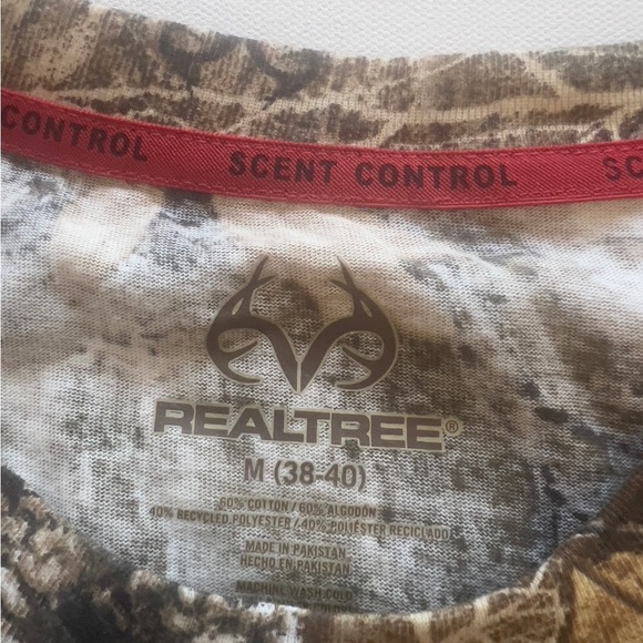 NWT Realtree Edge Short-Sleeved T-shirt Camouflage with Scent Control Size M (A) - Picture 8 of 8